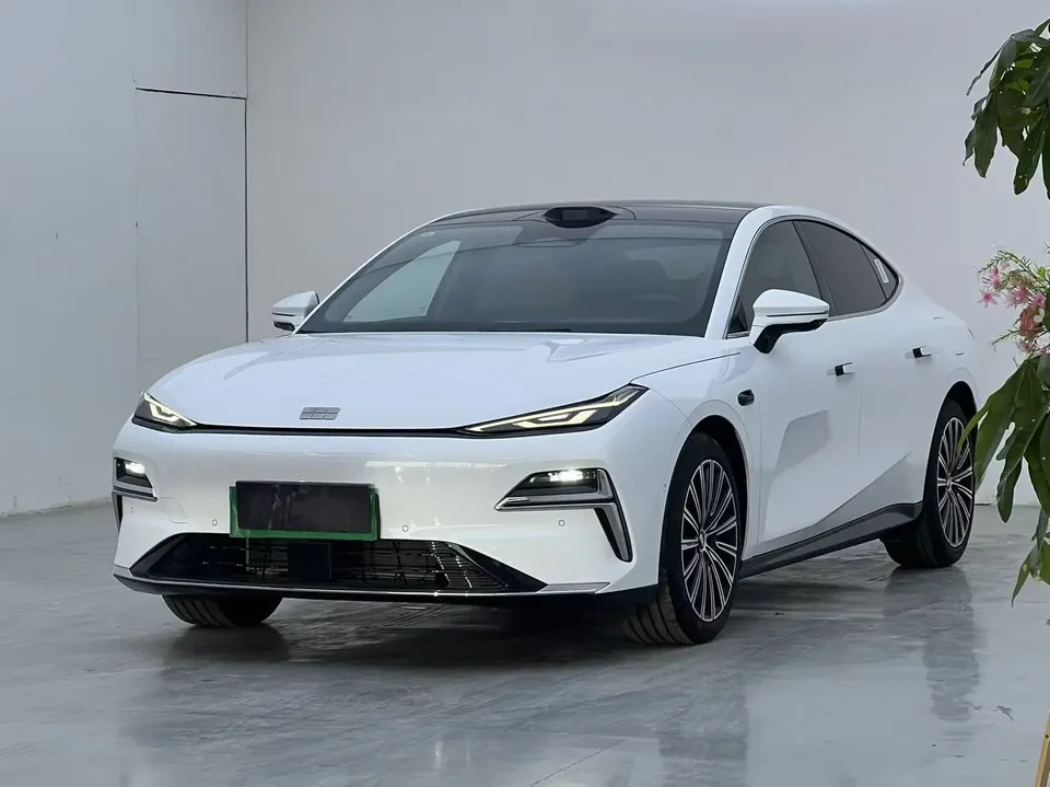Geely Galaxy Star 8 PHEV 2025