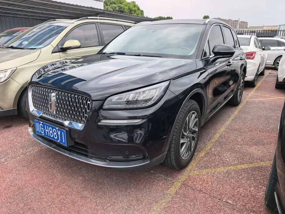 Lincoln Adventurer 2022