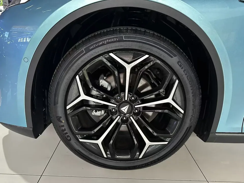 Deepal dark blue L07 230Max Extended Range Edition 2026 — миниатюра 4