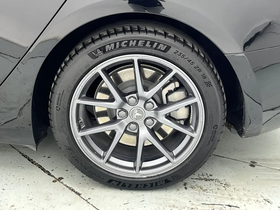 Tesla Model 3 Model 3 2022 Rear-wheel drive 2022 — photo 1, buy with delivery to Moscow