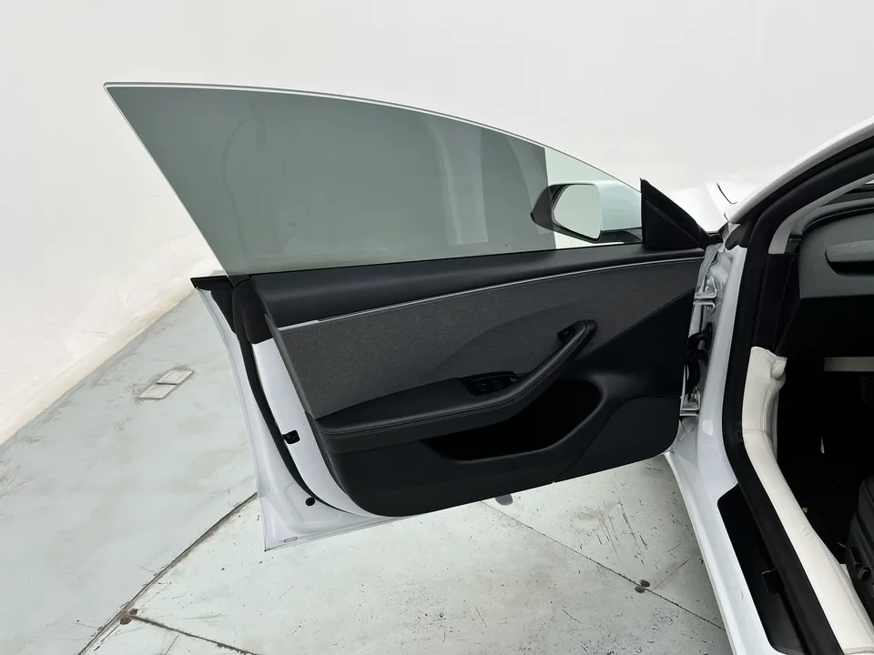 Tesla Model 3 Model 3 2025 rear-wheel drive version 2025 — thumbnail 4