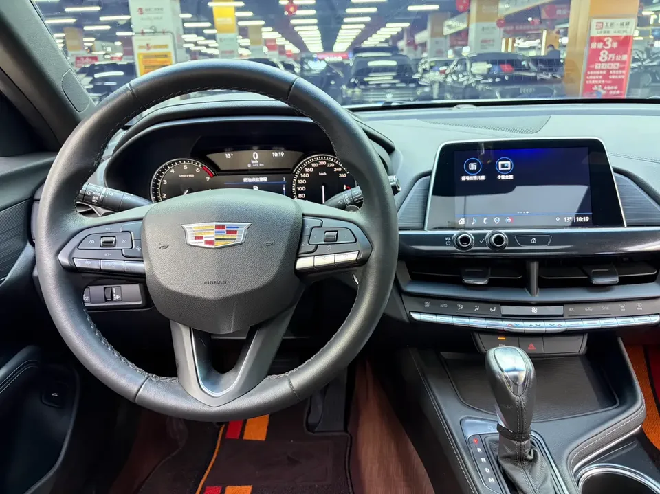 Cadillac CT4 Cadillac CT4 2021 28T Fashion Model 2022 — миниатюра 4