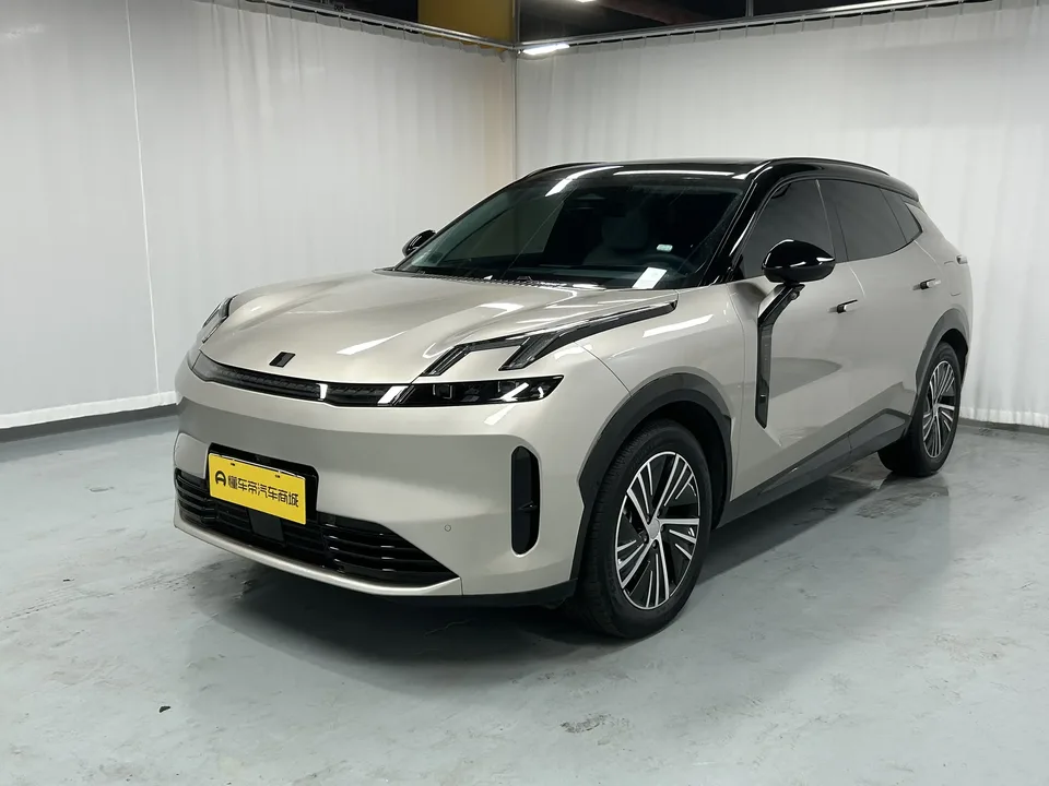 Lynk & Co 08 EM-P 2024
