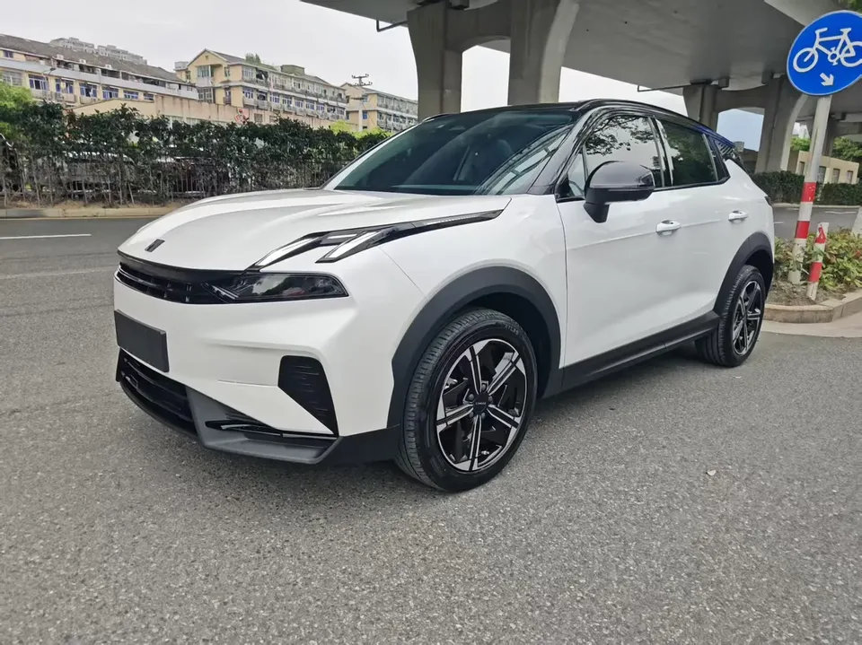Lynk & Co 06 EM-P 2025