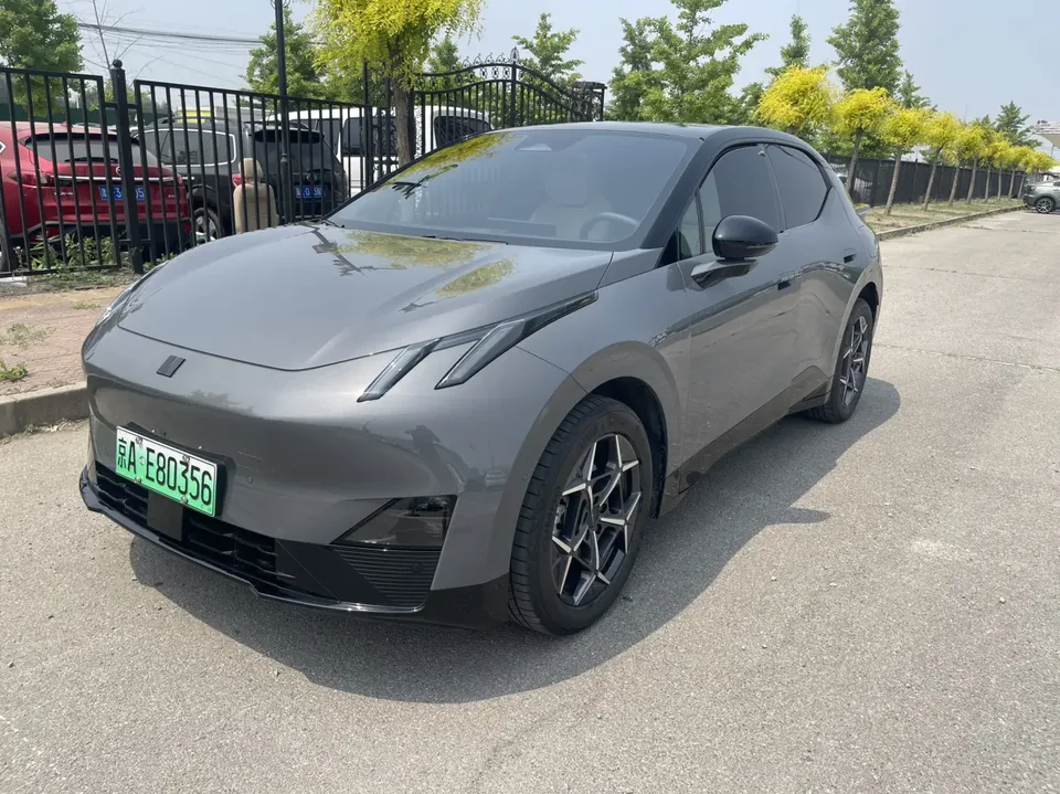 Lynk & Co Z20 2025