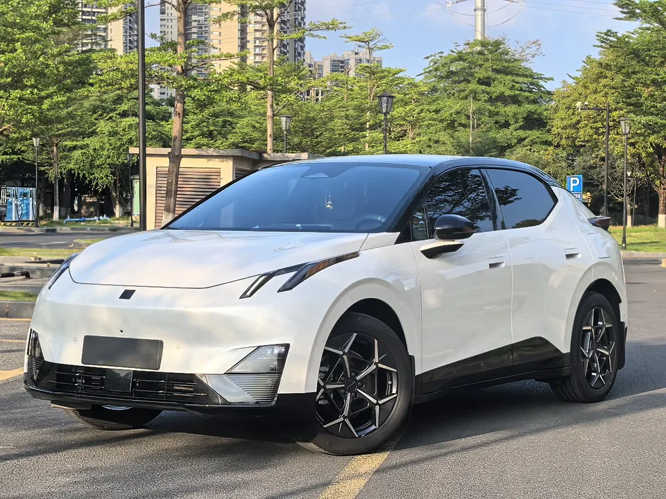 Lynk & Co Z20 2025