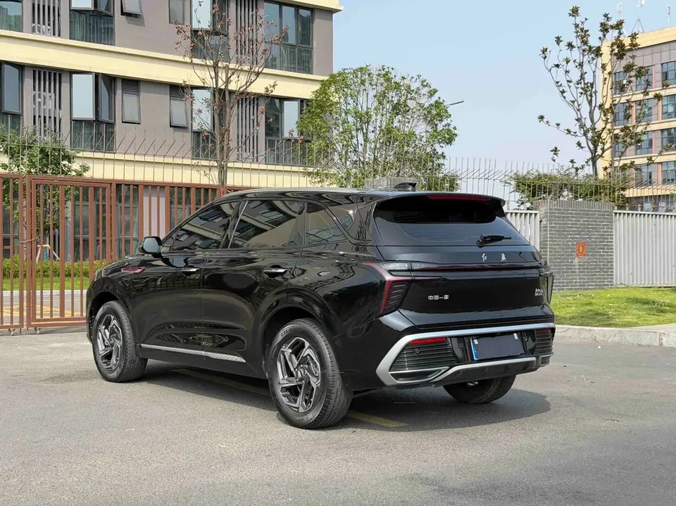Hongqi HS3 1.5T Shanwei Edition 2024 — миниатюра 2