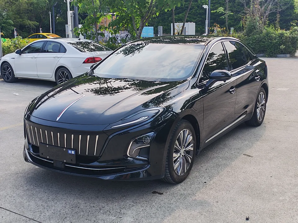 Hongqi E-QM5 2022