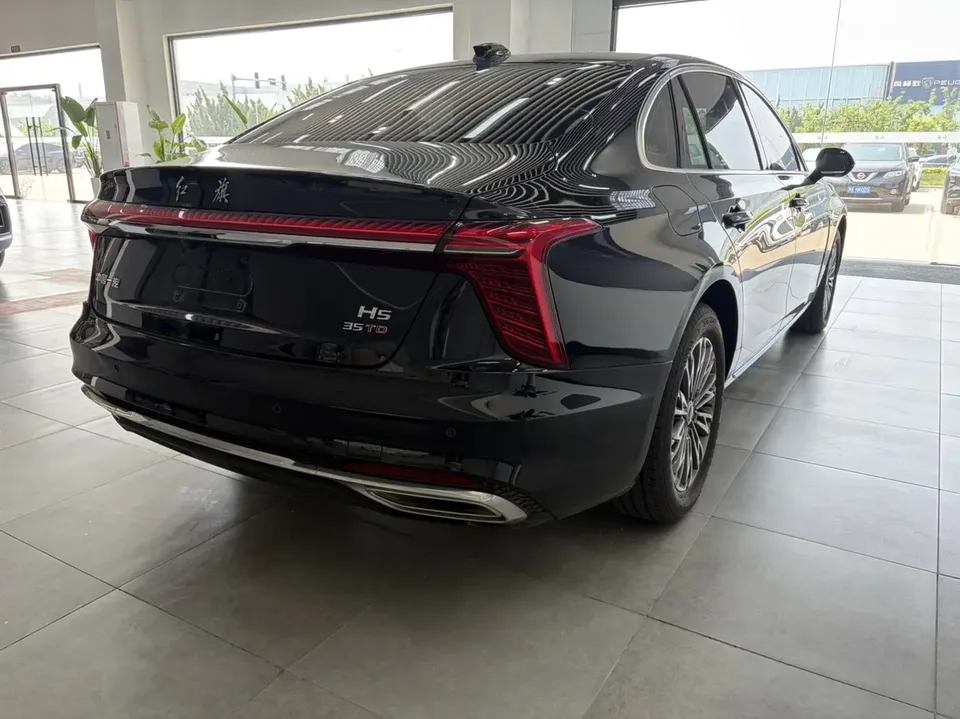 Hongqi H5 Hongqi H5 2025 1.5T DCT Flagship 500,000th Commemorative Edition 2025 — миниатюра 4