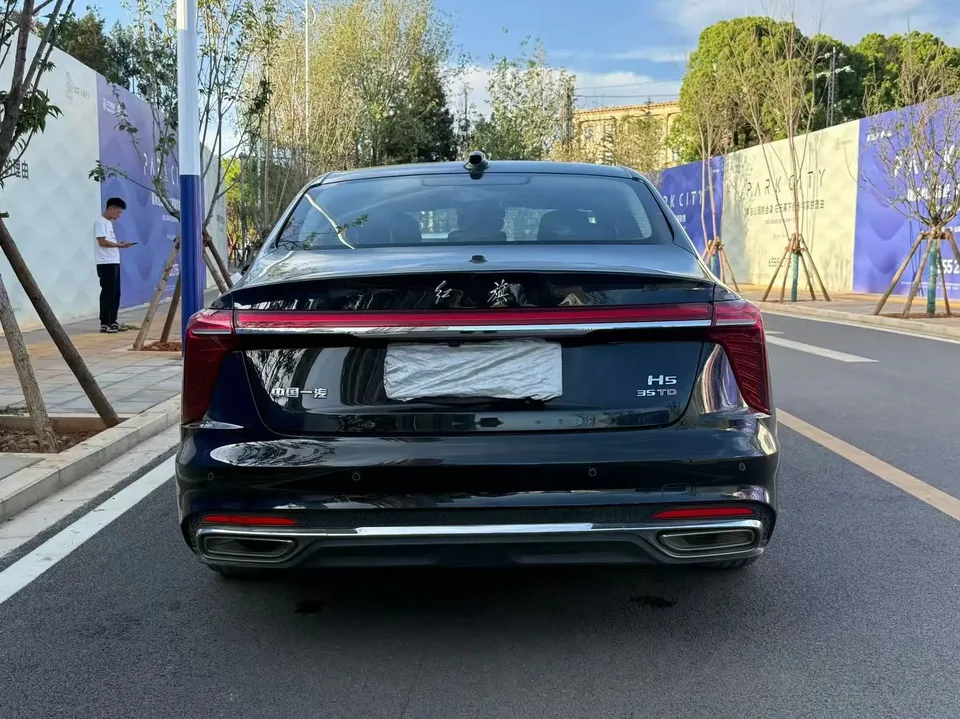 Hongqi H5 Hongqi H5 2023 1.5T DCT Zhilian Qiyue Edition 2023 — миниатюра 2