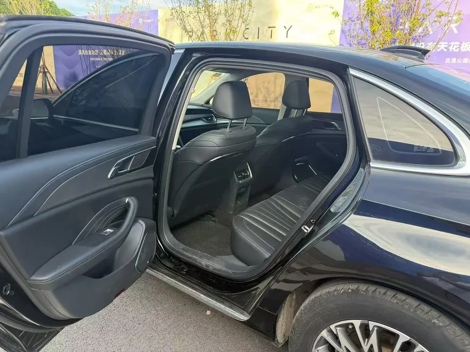Hongqi H5 Hongqi H5 2023 1.5T DCT Zhilian Qiyue Edition 2023 — миниатюра 3