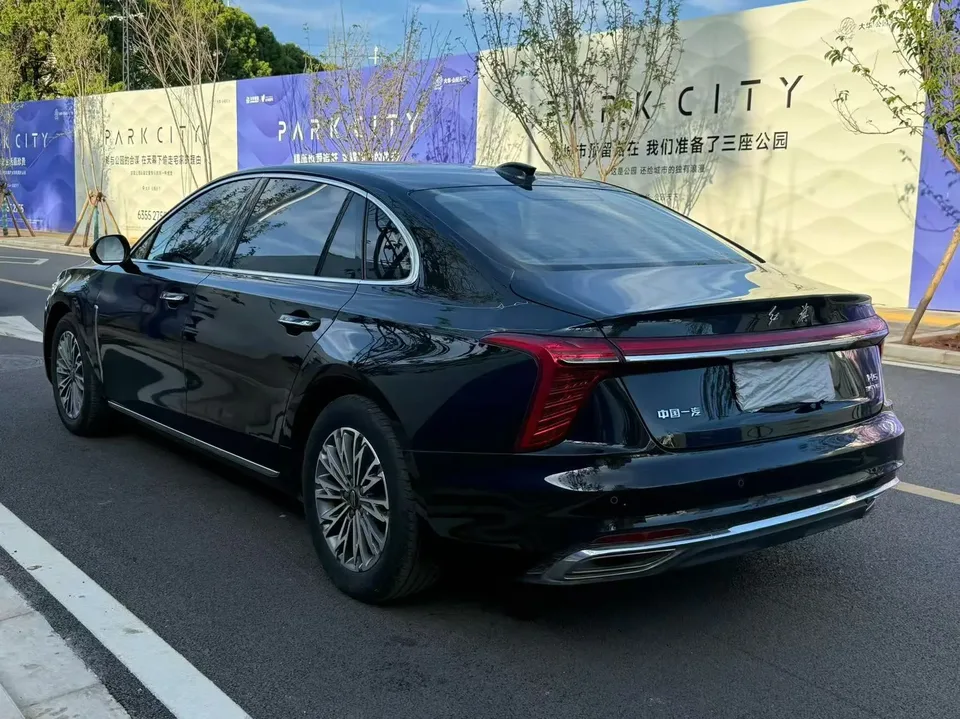Hongqi H5 Hongqi H5 2023 1.5T DCT Zhilian Qiyue Edition 2023 — миниатюра 4