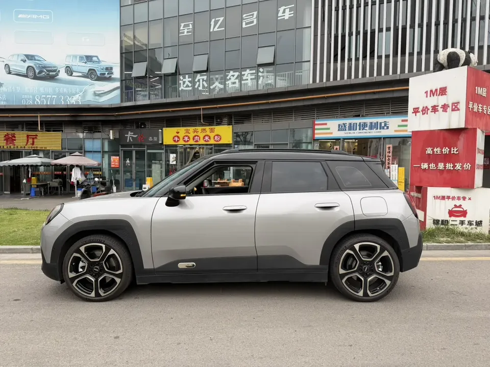 MINI Electric ACEMAN 2024