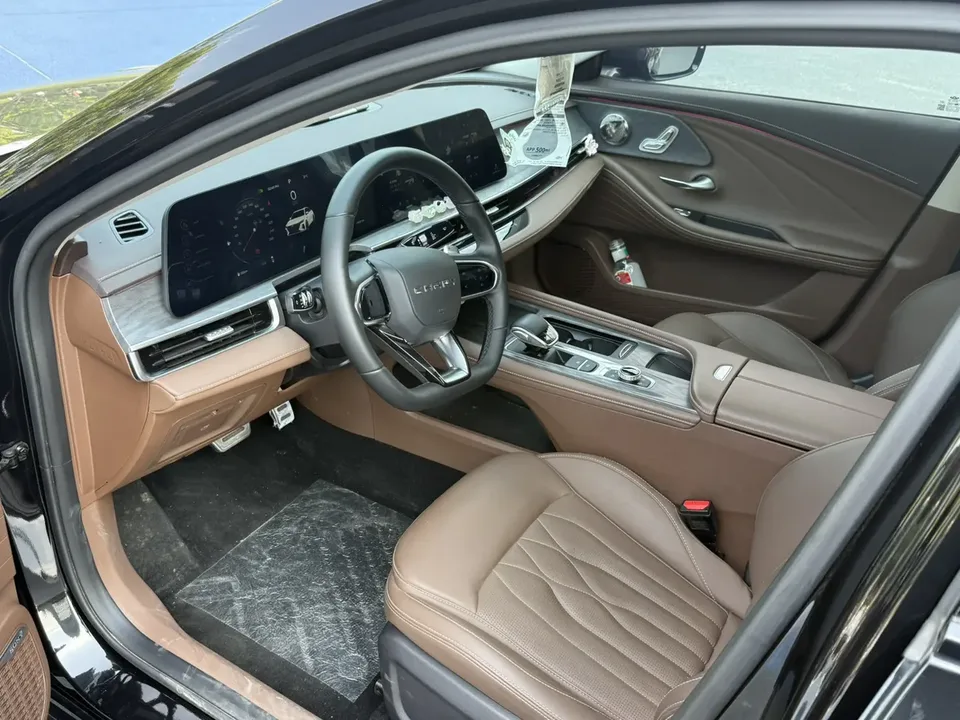 Chery Arrizo 8 High Energy Edition 2.0T DCT 2024 — миниатюра 3