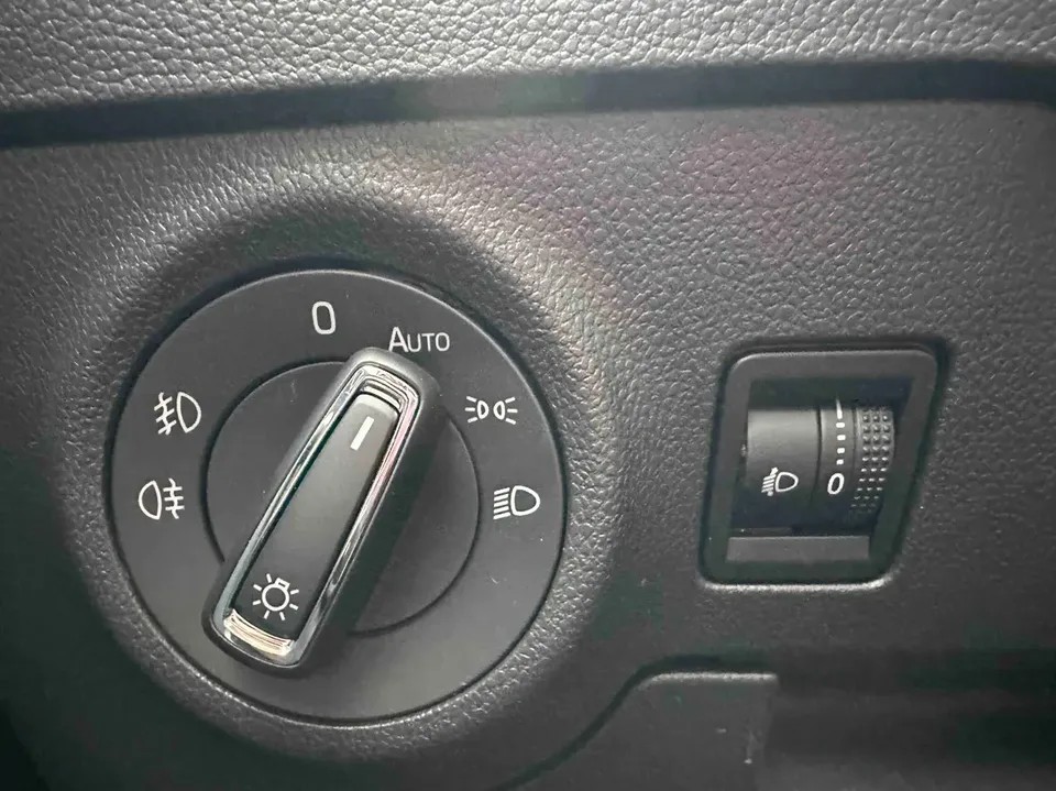 Skoda Karoq Korok 2022 TSI280 Luxury Edition 2022 — thumbnail 4