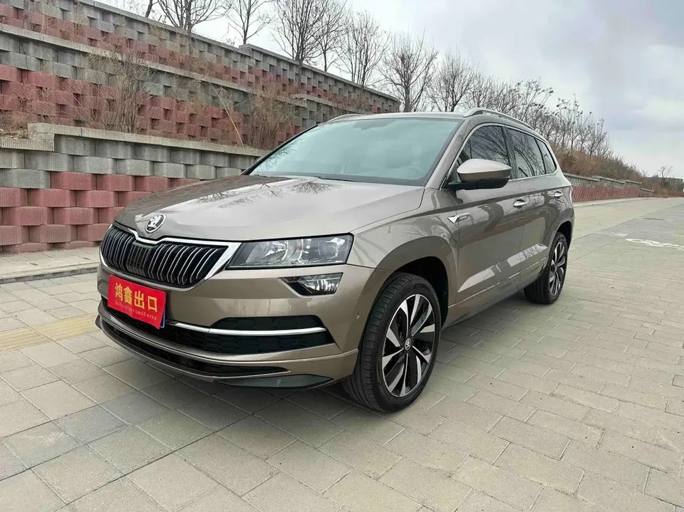 Skoda Karoq Korok 2022 TSI280 Luxury Edition 2022 — photo 1, buy with delivery to Moscow