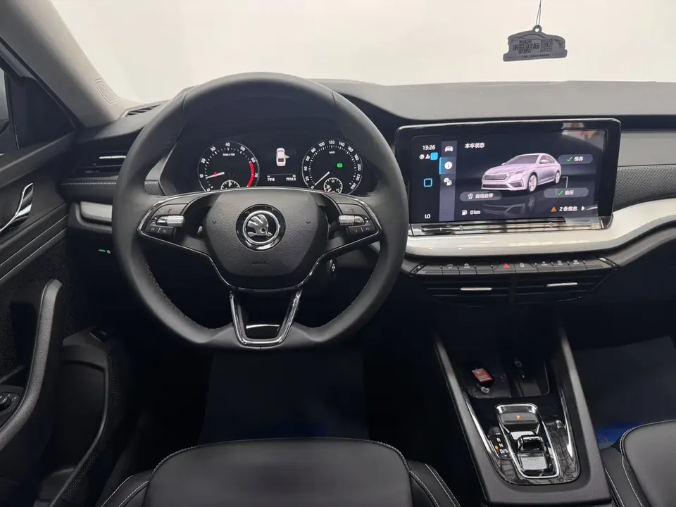 Skoda Octavia facelift PRO TSI280 DSG exclusive version 2023 — миниатюра 4