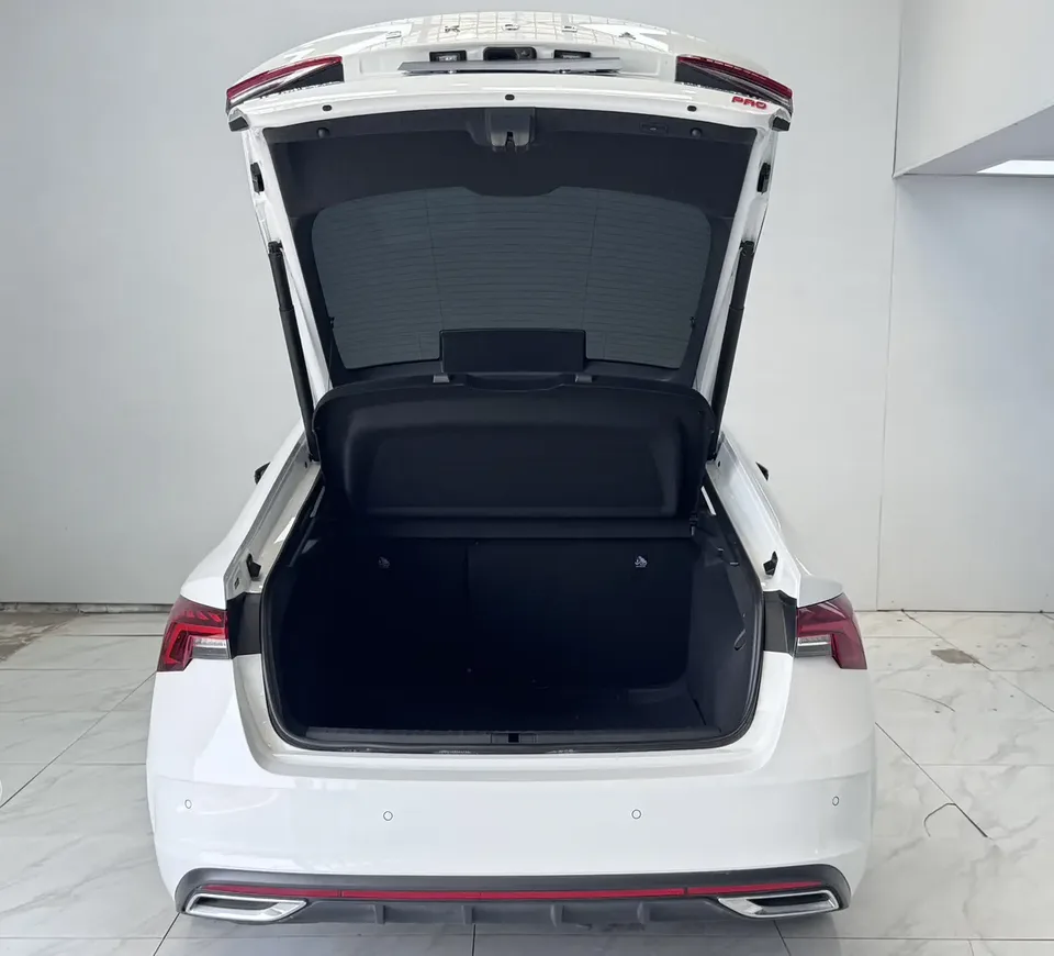 Skoda Octavia facelift PRO TSI280 DSG exclusive version 2023 — миниатюра 5