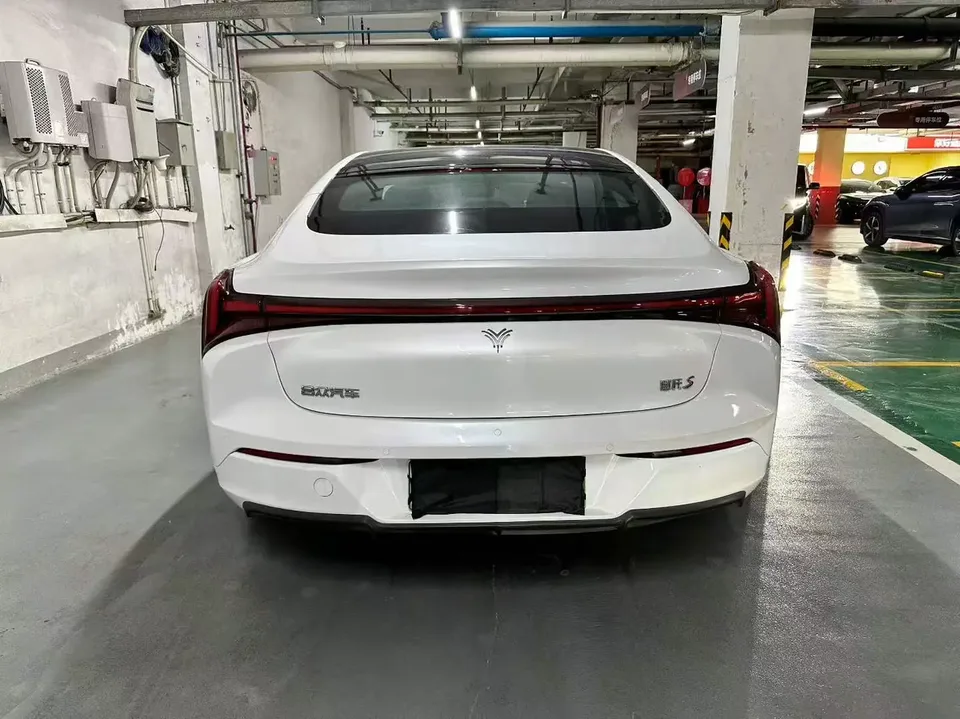 NETA Nezha S Nezha S 2024 Extended Range 1060 Edition 2023 — миниатюра 2