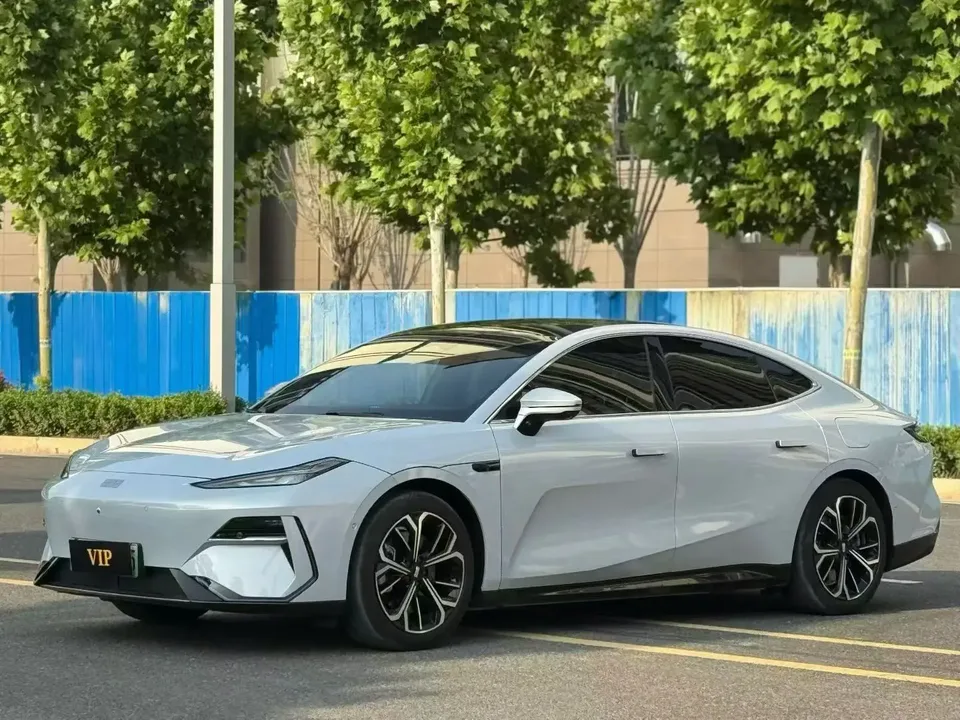 Geely Galaxy E8 2025