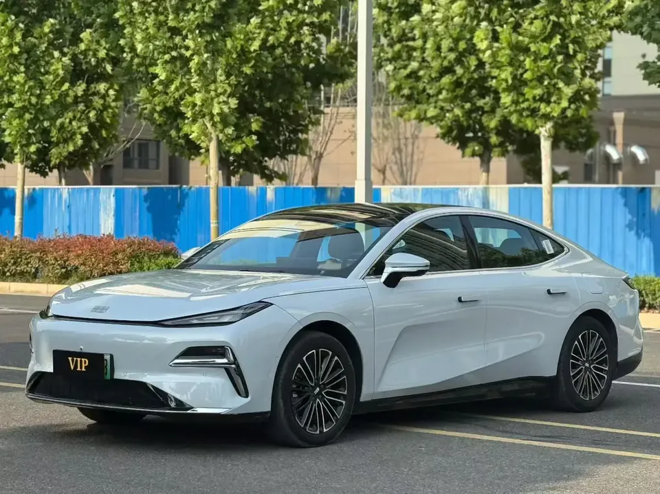 Geely Galaxy Star 8 PHEV 2025