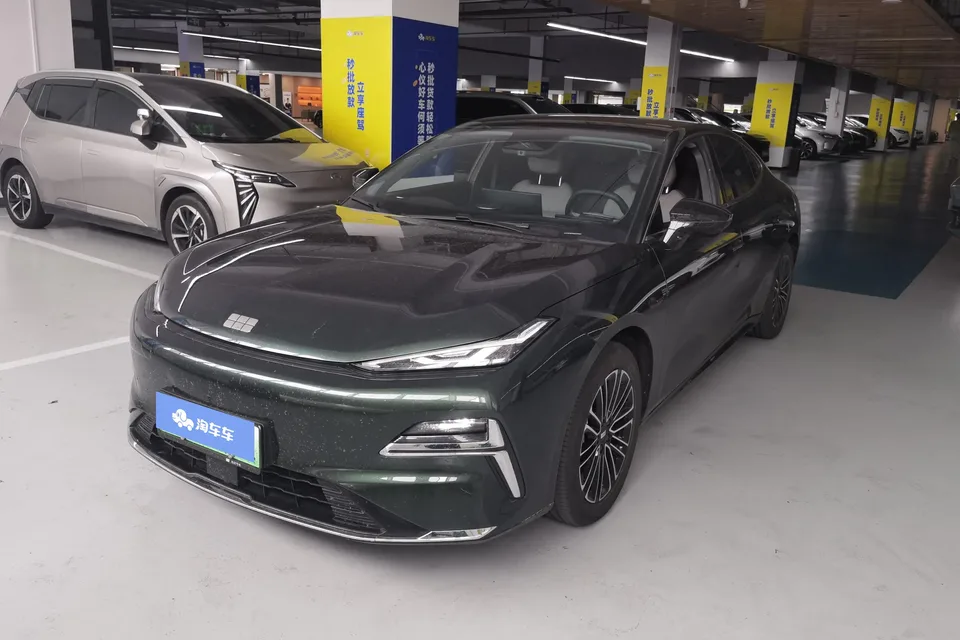 Geely Galaxy Star 8 PHEV 2025