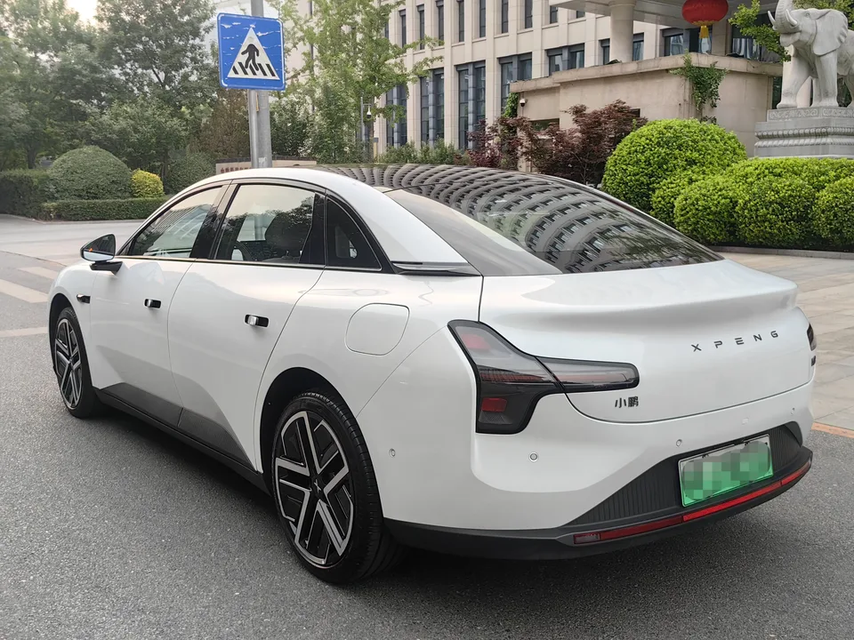 XPeng Xiaopeng MONA M03 580 Ultra-long-range Max version 2025 — миниатюра 2