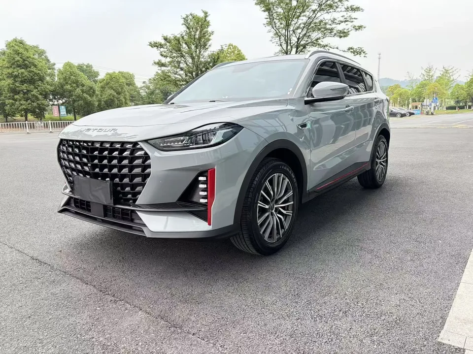Jetour Jietu X70 PRO 1.5T DCT comfortably enjoys 7 seats 2024 — фото 1, купить с доставкой в Москву