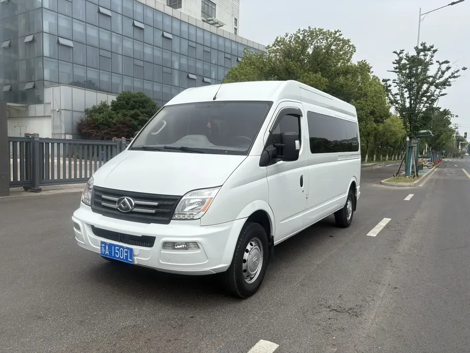 Datong Xintu V80 Xintu V80 2021 2.0T 6-speed manual Aoyuntong long axis mid-top 7/8/9 seats 2022 — photo 1, buy with delivery to Moscow