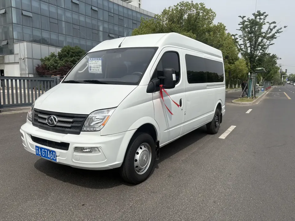 Datong Xintu V80 Xintu V80 2023 2.0T manual classic Aoyuntong long axis mid-top 6-9 seats 2023 — фото 1, купить с доставкой в Москву