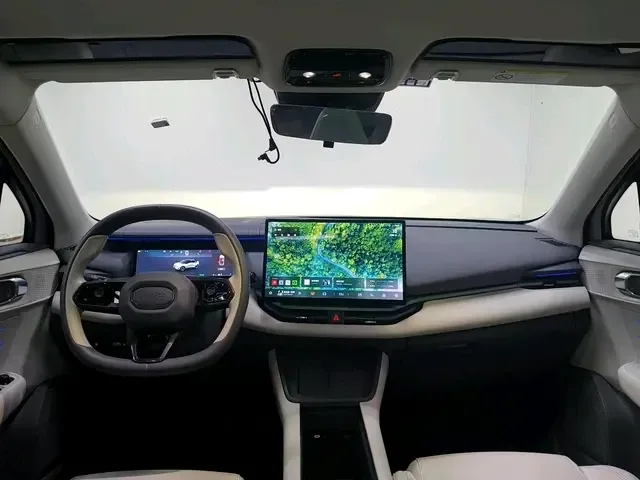 Lynk & Co 06 EM-P 06EM-P 2024 Lynk & Co 06 EM-P 2024 EM-P 126 long battery life Halo 2023 — thumbnail 4