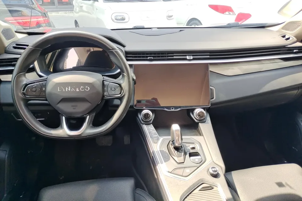 Lynk & Co 01 Lynk & Co 01 2021 2.0TD 2WD Pro 2022 — миниатюра 4
