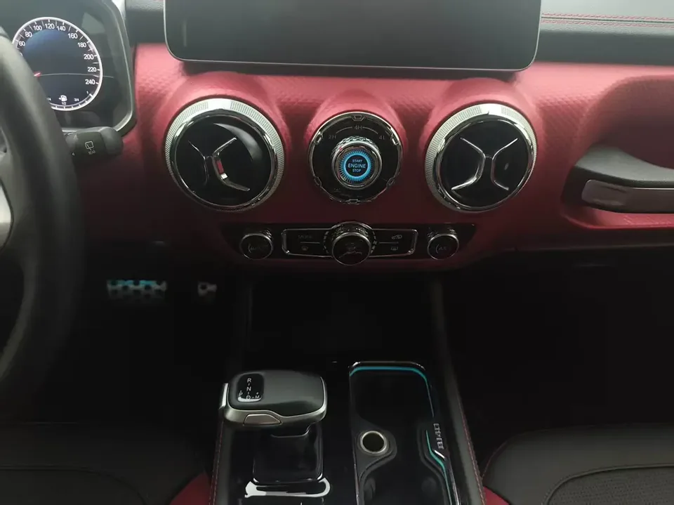 BAIC Beijing Off-road BJ40 2.0T Automatic 4WD Touring Tower Champion Edition 2022 — миниатюра 5