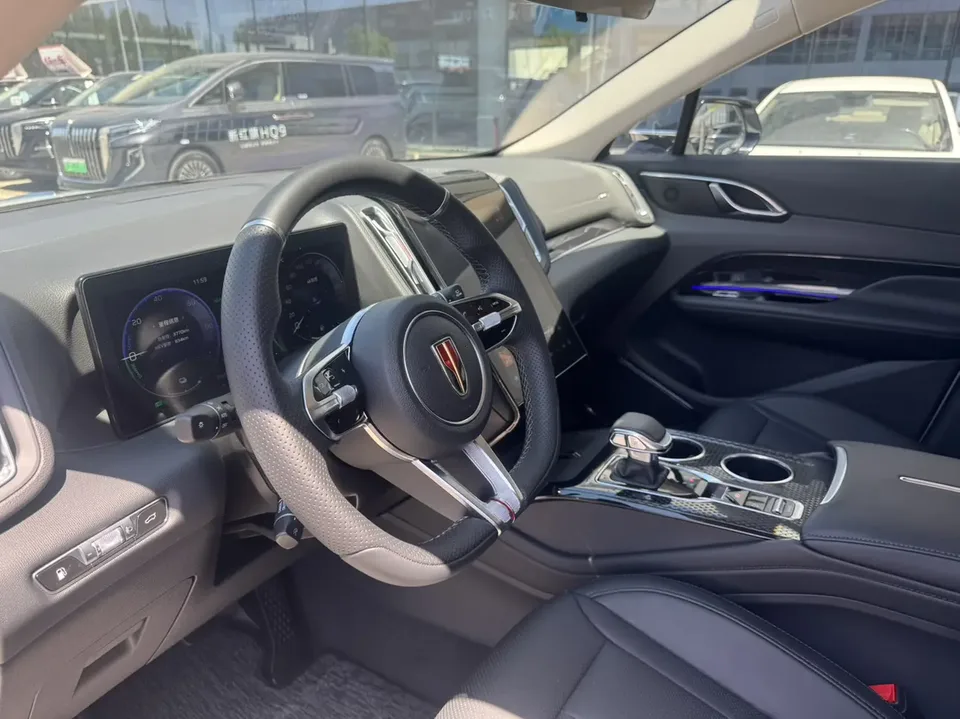 Hongqi HS3 PHEV 115km Jinwei Edition 2025 — миниатюра 3