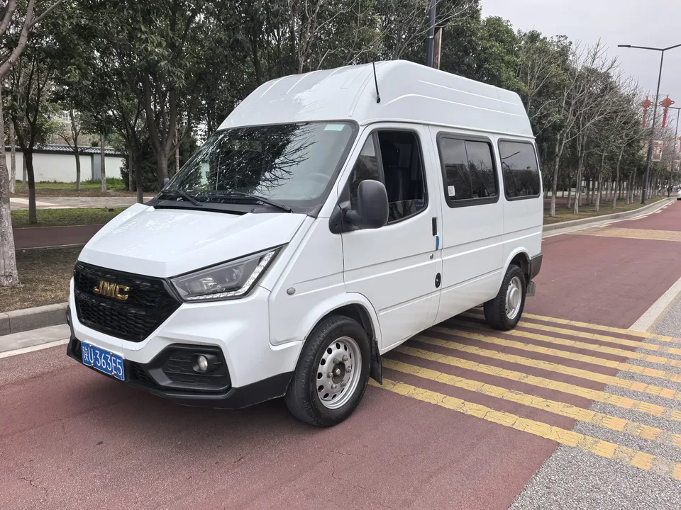 Jiangling Teshun Teshun 2021 2.8T Space King Taurus Short Axis Medium High Top 6 Seater Diesel National VI JX493 2022 — photo 1, buy with delivery to Moscow