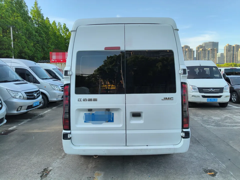 Jiangling Fushun 2.0T diesel multi-functional passenger car center axis high roof 6-7 seats JX4D20A6H 2023 — миниатюра 2