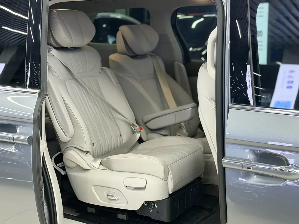 Roewe iMAX8 400TGI Premium Edition 2023 — миниатюра 5