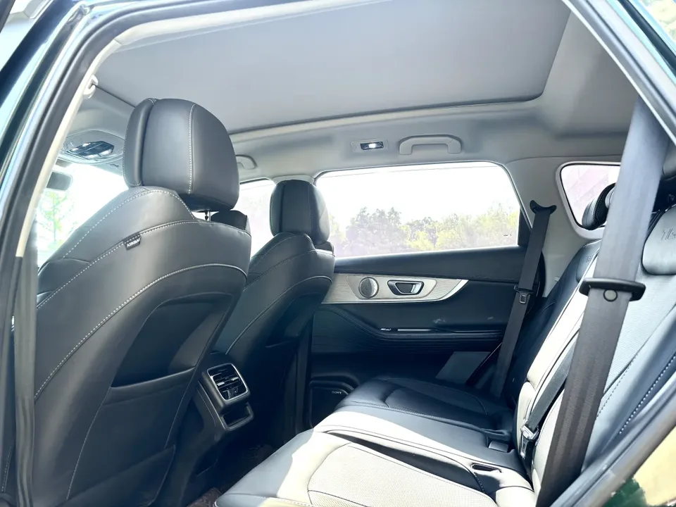 Chery Tiggo 8 Pro 290T 2WD Sky Edition 5 Seaters 2022 — миниатюра 3