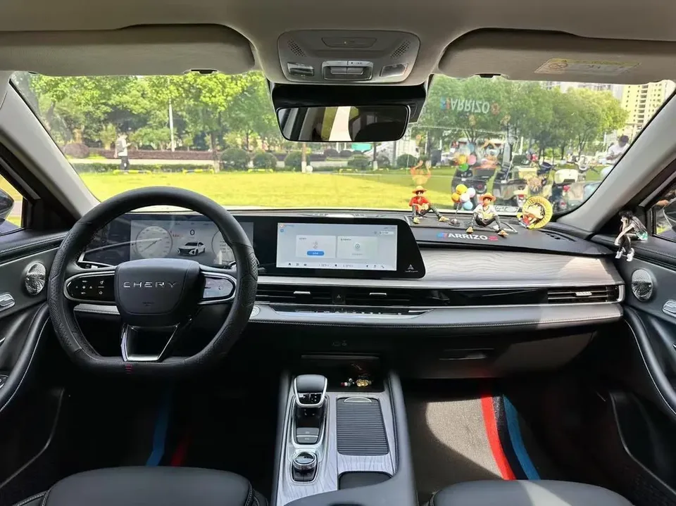 Chery Arrizo 8 1.6TGDI DCT Elegant 2023 — миниатюра 4