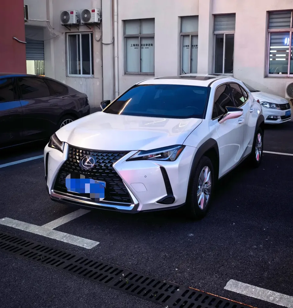 Lexus UX 2022