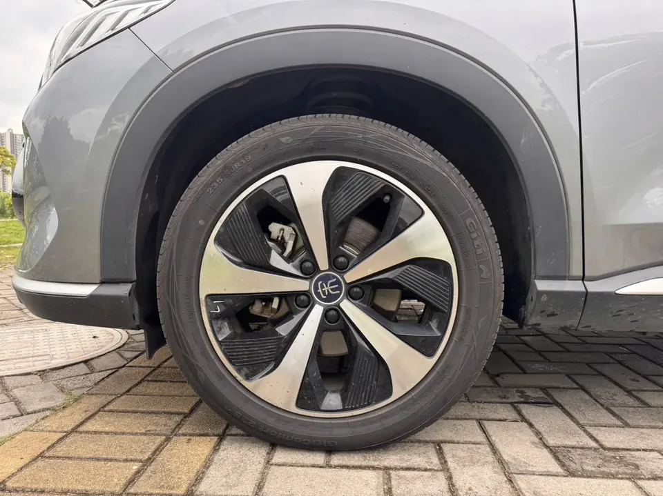 BYD Song PLUS DM DM-i 110KM 2WD Flagship PLUS 2023 — миниатюра 3