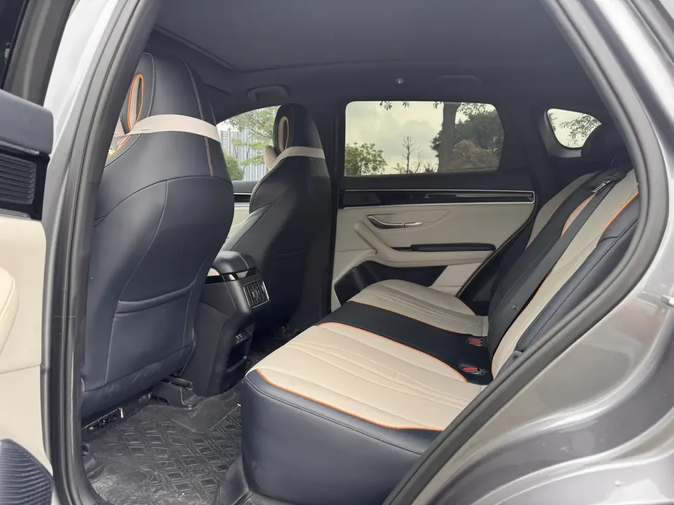 BYD Song PLUS DM DM-i 110KM 2WD Flagship PLUS 2023 — миниатюра 4