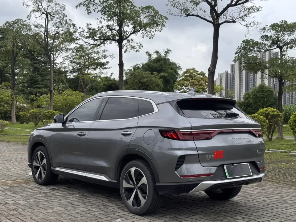 BYD Song PLUS DM DM-i 110KM 2WD Flagship PLUS 2023 — миниатюра 5