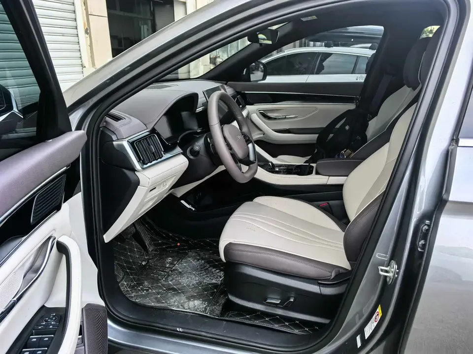 BYD Song PLUS DM Intelligent Driving Edition DM-i 112KM Premium Edition 2025 — миниатюра 5