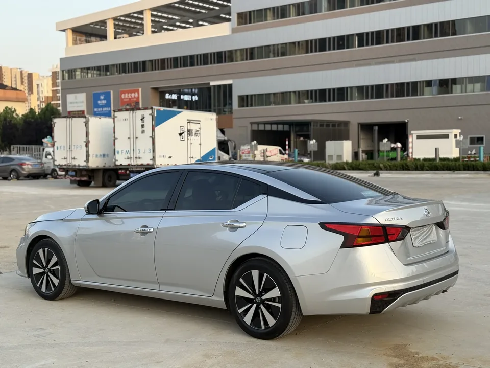 Nissan Altima Teana 2021 2.0L XL Comfort Edition 2022 — миниатюра 4