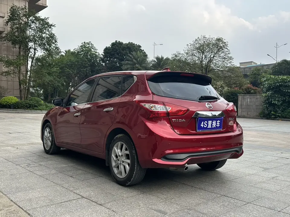 Nissan Tiida Tiida 2021 Tiida 2021 1.6L CVT Cool Edition 2022 — thumbnail 4
