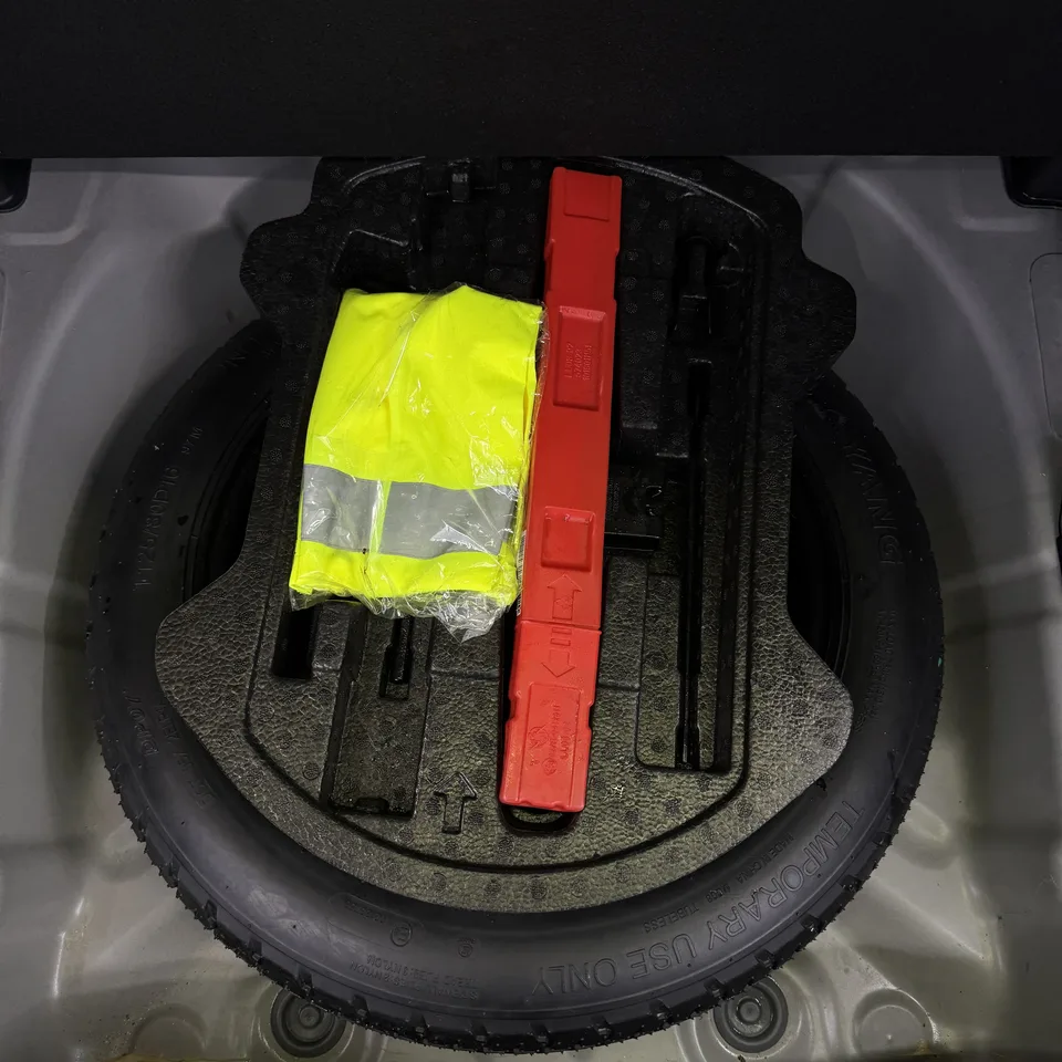 Geely Coolray SX11 Binyue 2021 240T DCT Diamond Edition 2022 — thumbnail 4
