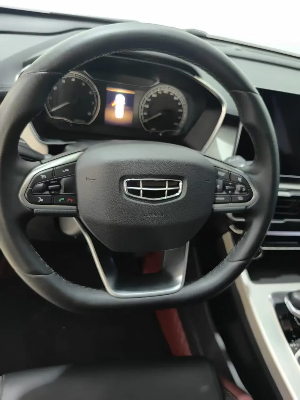 Geely Coolray SX11 Binyue 2021 240T DCT Platinum Edition 2022 — thumbnail 5