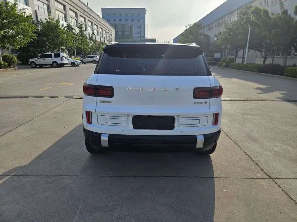 Geely ICON Geely ICON 2025 1.5TD Linglong Ruyi Edition 2024 — миниатюра 2