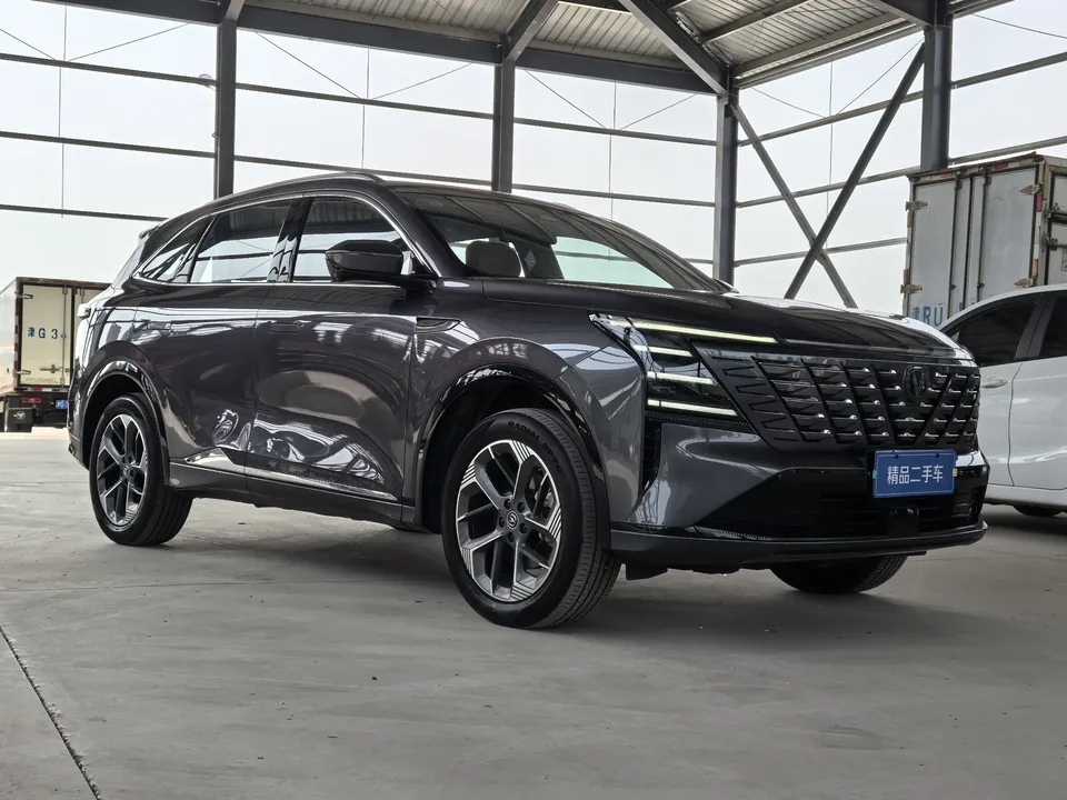 Changan CS75PLUS Changan CS75 PLUS 2025 fourth generation 1.5T New Blue Whale Smart Premium Edition 2024 — миниатюра 3